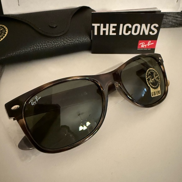 RayBan 2132 New Wayfarer 902 Tortoise Shell/G15 Dark Green Lens 55mm - Picture 10 of 11